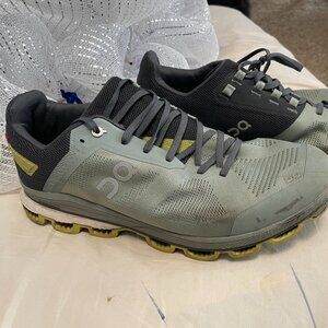 OC On Cloud men's sneakers